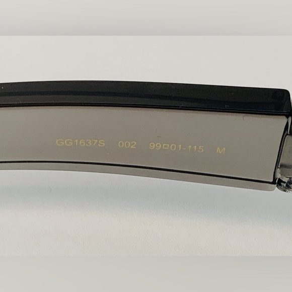 - New 💯 Authentic Gucci MASK-SHAPED FRAME SUNGLASSES - Picture 9 of 11